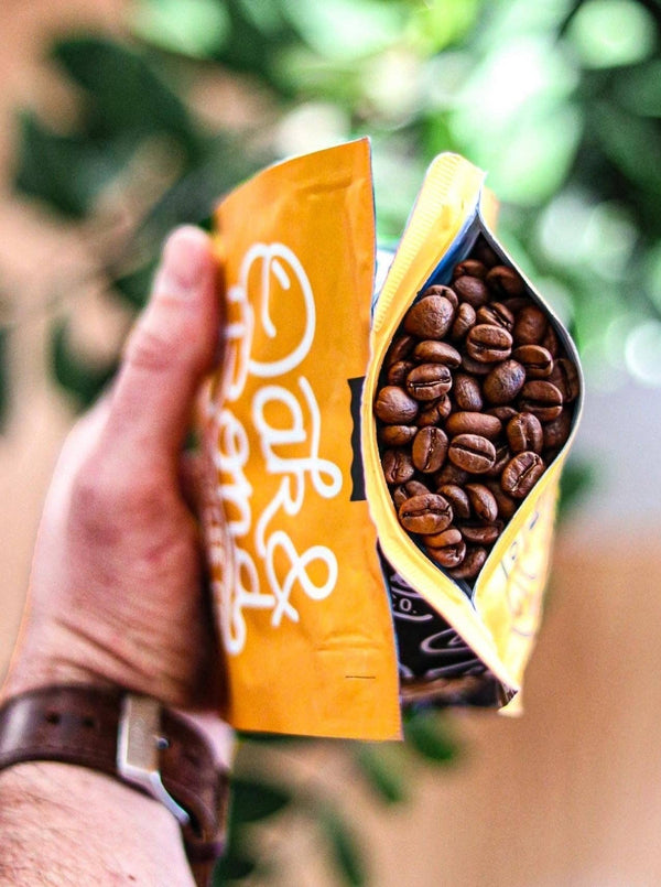 Oak and Bond Coffee Co. - Colombia La Esperanza Red Bourbon - Bawston & Tucker - 