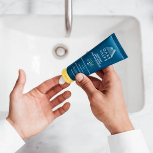 Oars + Alps - Everyday Anti-Aging Men's Face Moisturizer w/ SPF 37, Vegan - Bawston & Tucker -
